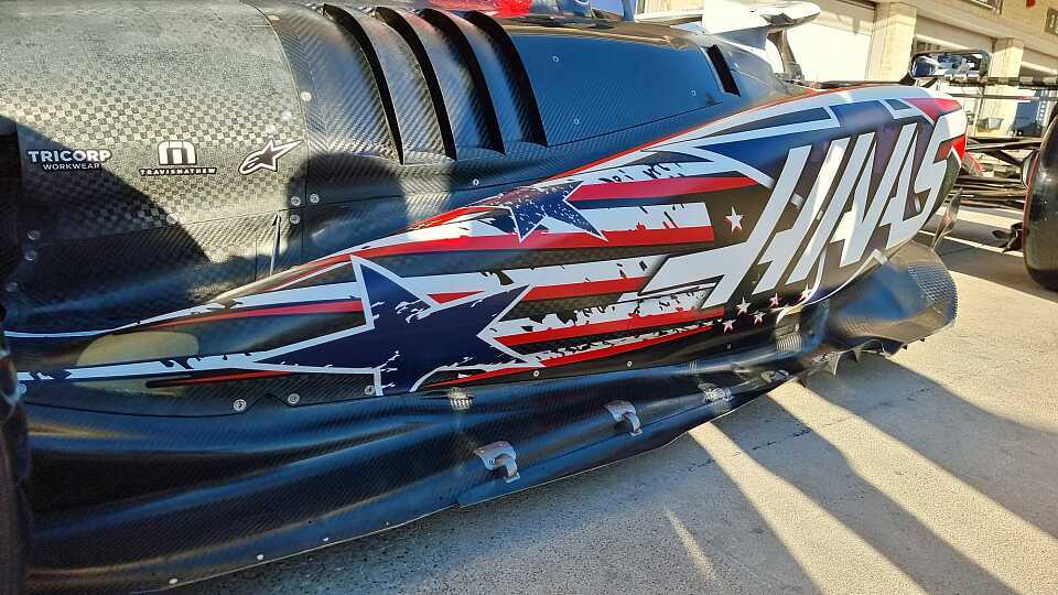 Der Haas VF-23 in seiner neuen Austin-Spezifikation mit Downwash-Seitenkästen am Donnerstag bei einer Präsentation Der Haas VF-23 in seiner neuen Austin-Spezifikation mit Downwash-Seitenkästen am Donnerstag bei einer Präsentation