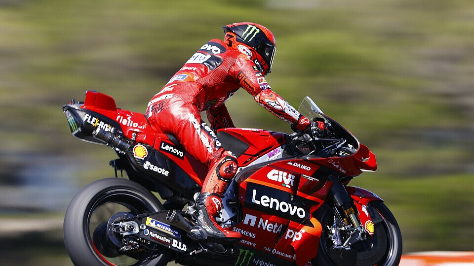 Francesco Bagnaia auf seiner Ducati Desmosedici GP23 beim Australien Grand Prix der MotoGP auf Phillip Island.