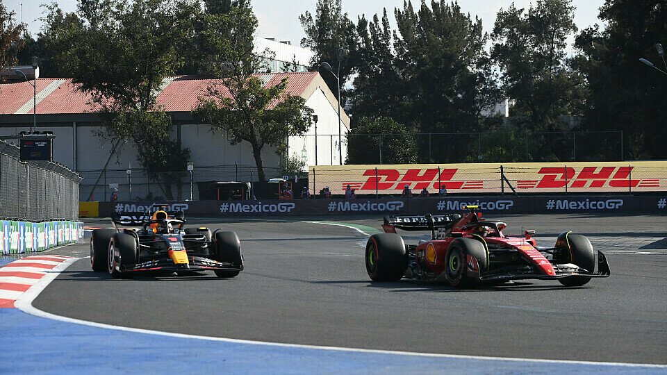 Carlos Sainz (Ferrari) und Max Verstappen (Red Bull) am Formel-1-Samstag in Mexiko-Stadt