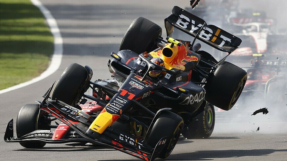 Startunfall von Red Bull-Fahrer Sergio Perez
