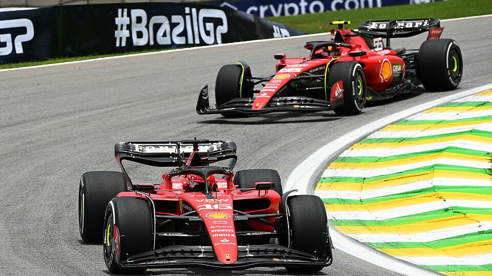 Ferrari-Duo Charles Leclerc vor Carlos Sainz Jr.