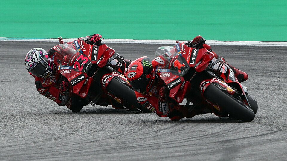 Die Ducati-Piloten Francesco Bagnaia und Enea Bastianini im MotoGP-Sprint von Sepang.