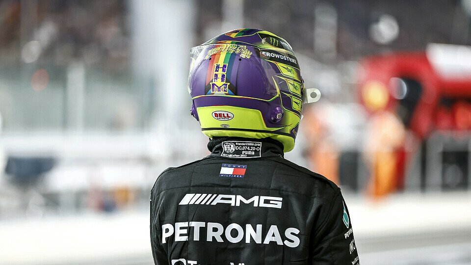 Mercedes-Fahrer Lewis Hamilton im Parc Ferme nach dem Qualifying