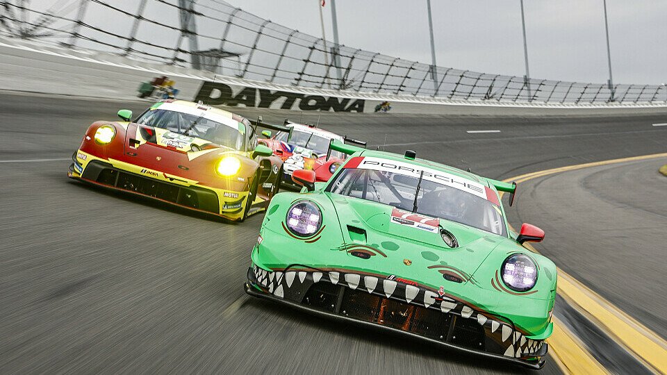 AO Dinosarier-Porsche 911 GT3 R bei Testfahrten zu den 24 Stunden von Daytona