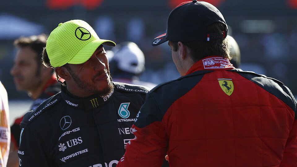 Mercedes-Pilot Lewis Hamilton im Gespräch mit Ferrari-Pilot Charles Leclerc.