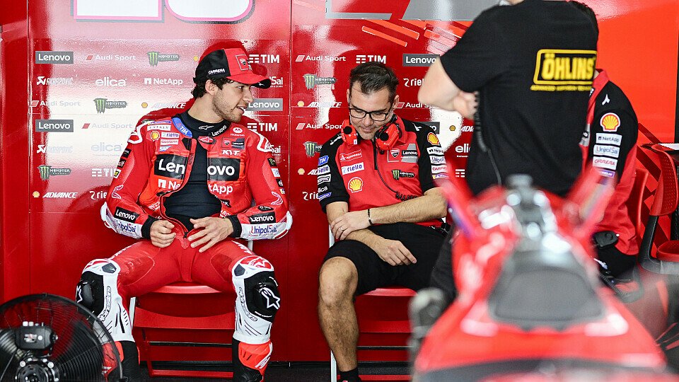 L'ambiance dans le box Ducati est plutôt bonne après le test de Sepang, Photo : LAT Images