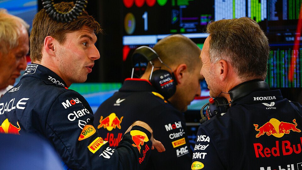 Weltmeister Max Verstappen, Renningenieur Gianpiero Lambiase und Teamchef Christian Horner in der Red Bull-Box Weltmeister Max Verstappen, Renningenieur Gianpiero Lambiase und Teamchef Christian Horner in der Red Bull-Box