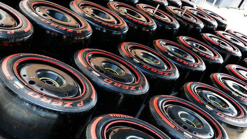 Was Kostet Ein Satz Formel 1 Reifen Pirelli testet erstmals Formel-1-Reifen für 2026 in Barcelona: Aston