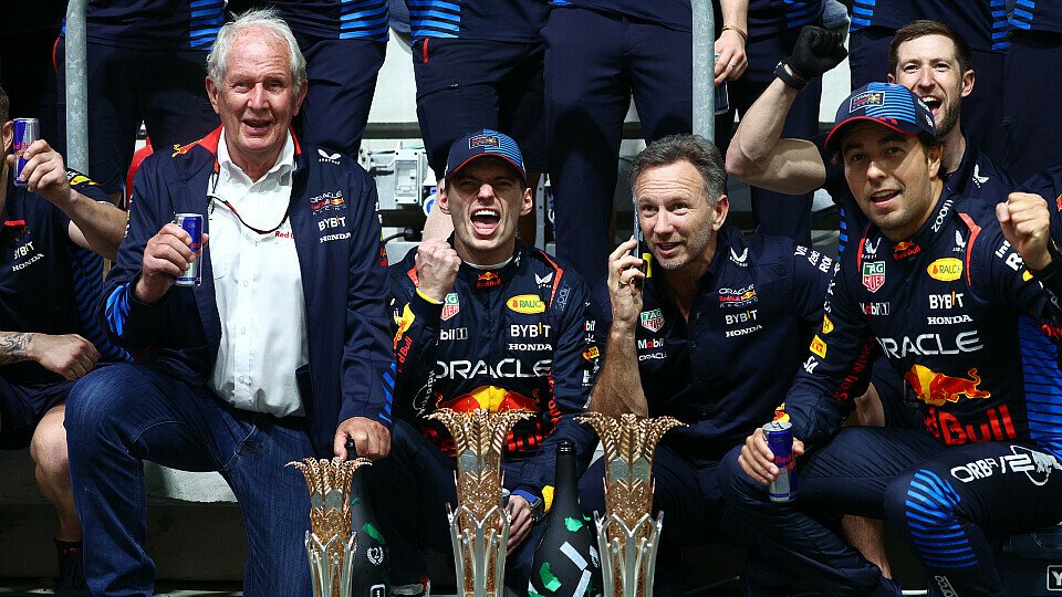 Red Bull-Teamfeier mit Dr. Helmut Marko, Sieger Max Verstappen, Christian Horner und Sergio Perez