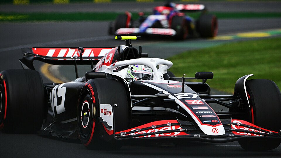 Haas-Pilot Nico Hülkenberg vor Daniel Ricciardo im Racing Bulls