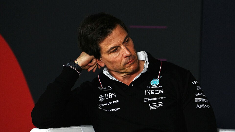 Mercedes-Teamchef Toto Wolff in der Pressekonferenz von Bahrain