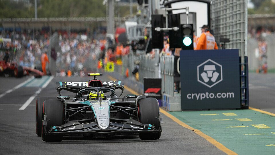 Lewis Hamilton verlässt beim Australien-GP die Boxengasse