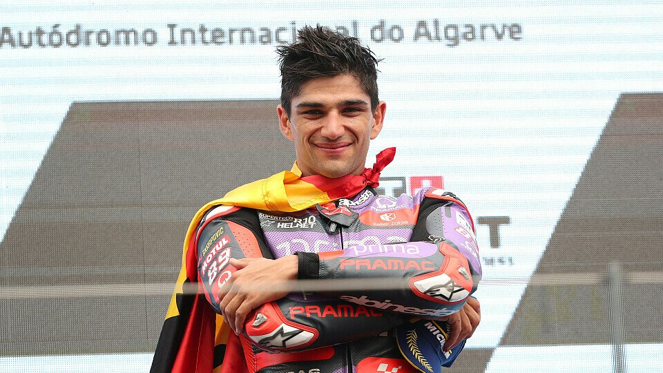 Jorge Martin auf dem MotoGP-Podium in Portimao