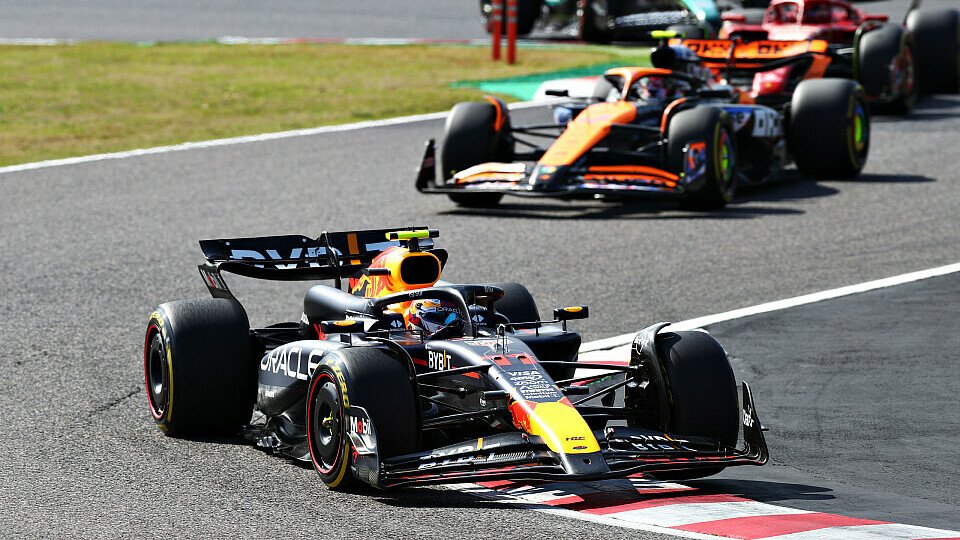 Sergio Perez (Red Bull) vor Lando Norris (McLaren), Carlos Sainz Jr. (Ferrari) und Fernando Alonso (Aston Martin)