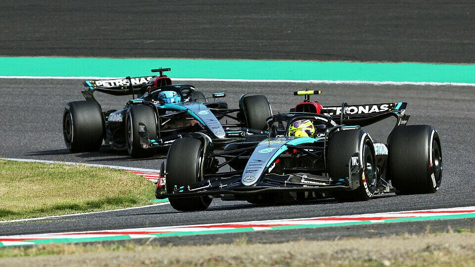 Mercedes-Pilot Lewis Hamilton vor Teamkollege George Russell 
