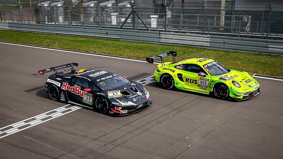 Finish beim NLS-Rennen 2 auf dem Nürburgring mit Manthey-EMA Porsche (Laurens Vanthoor) und Abt-Lamborghini (Jordan Pepper)