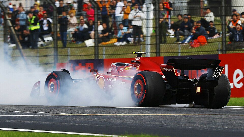 Ferrari-Fahrer Carlos Sainz Jr. mit Crash in Q2