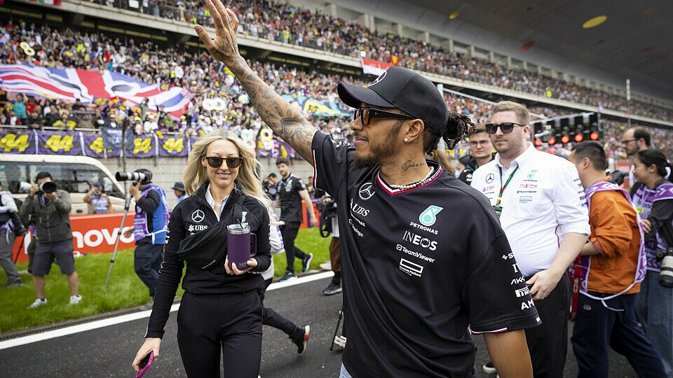 Mercedes-Fahrer Lewis Hamilton bei der Fahrerparade