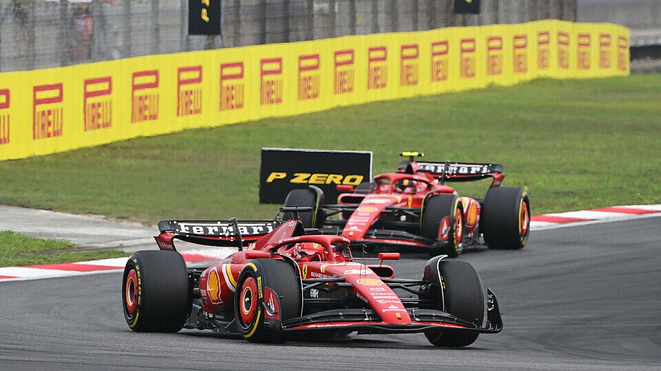 Charles Leclerc vor Ferrari-Teamkollege Carlos Sainz Jr.