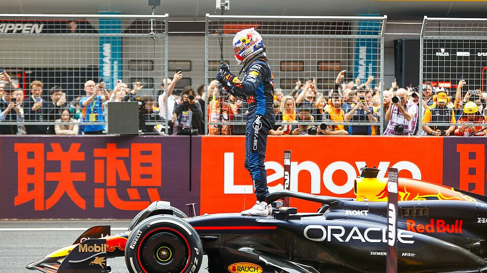 Red Bull-Pilot Max Verstappen feiert seinen vierten Saisonsieg im Parc Ferme