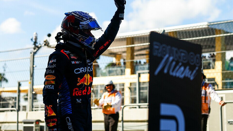 Red Bull-Fahrer Max Verstappen feiert seine 6. Pole im 6. Saisonrennen