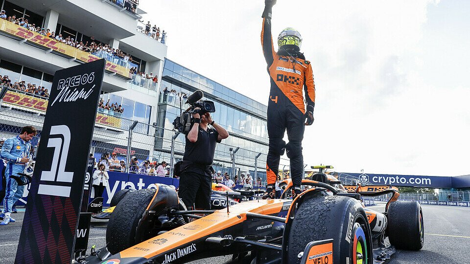 McLaren-Pilot Lando Norris feiert seinen ersten Sieg im Parc Ferme