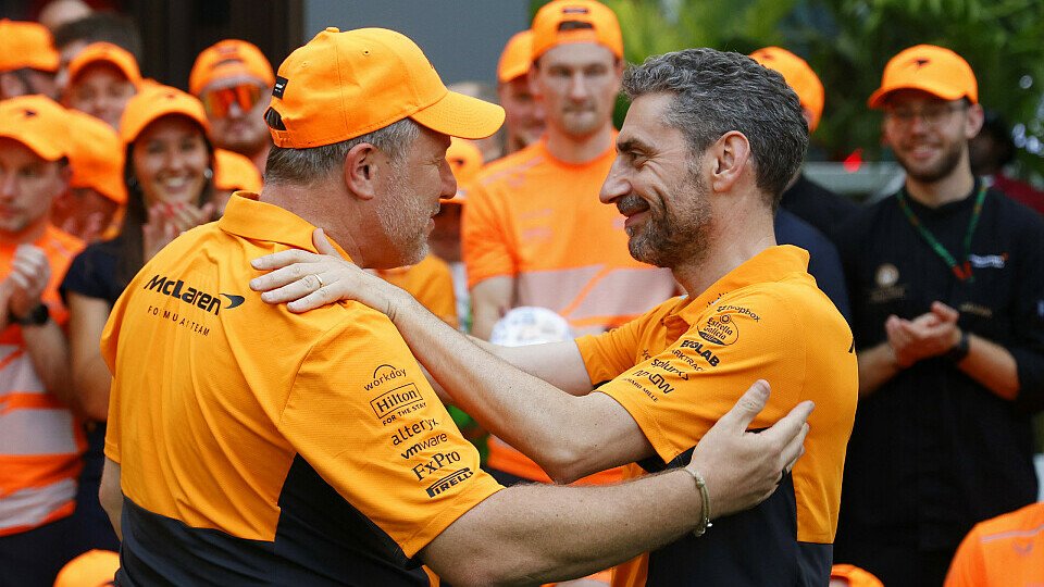 McLaren-Teamfeier mit Zak Brown und Andrea Stella 
