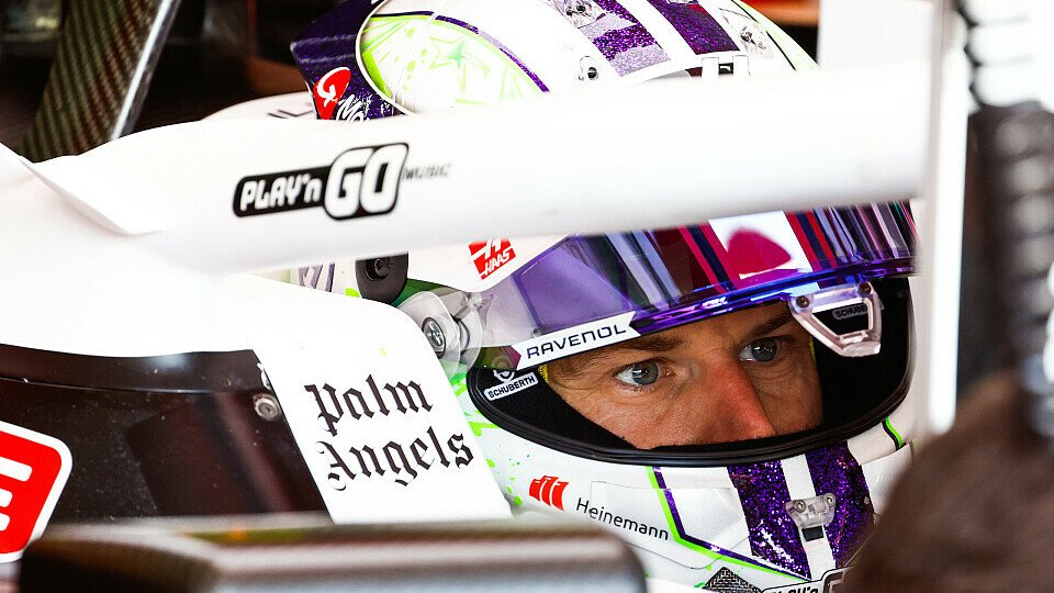 Haas-Fahrer Nico Hülkenberg in der Box