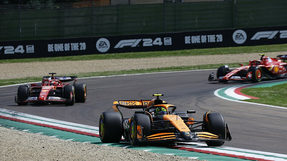 McLaren-Pilot Lando Norris vor den beiden Ferrari mit Charles Leclerc und Carlos Sainz Jr.
