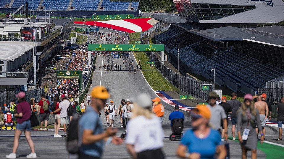 Pit Lane Walk in Spielberg Pit Lane Walk in Spielberg