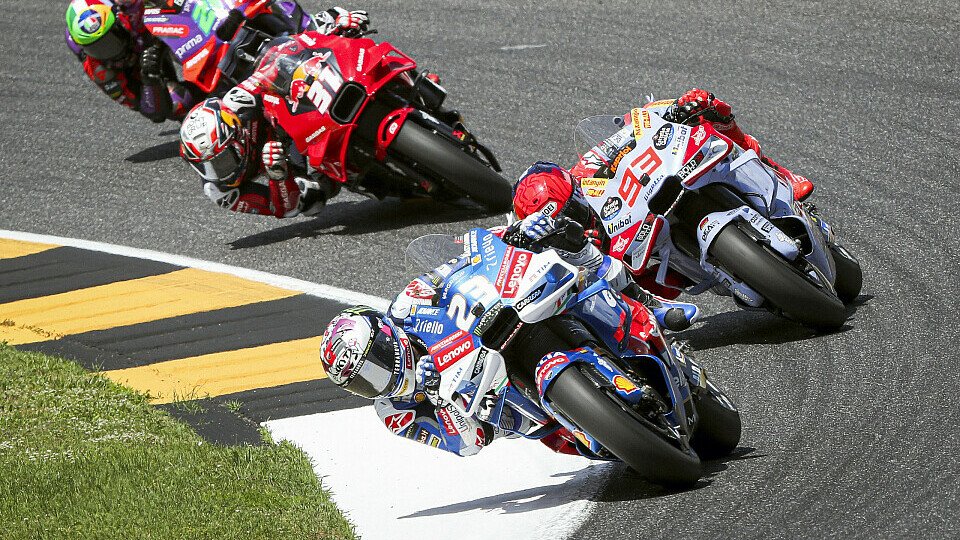 Marc Marquez hing in Mugello hinter Enea Bastianini fest, Foto: LAT Images