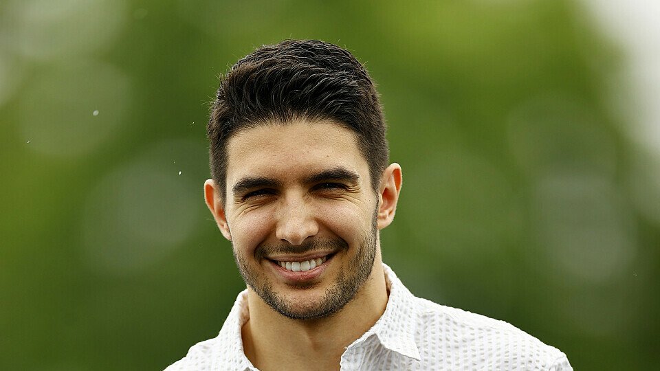 Alpine-Fahrer Esteban Ocon im Paddock