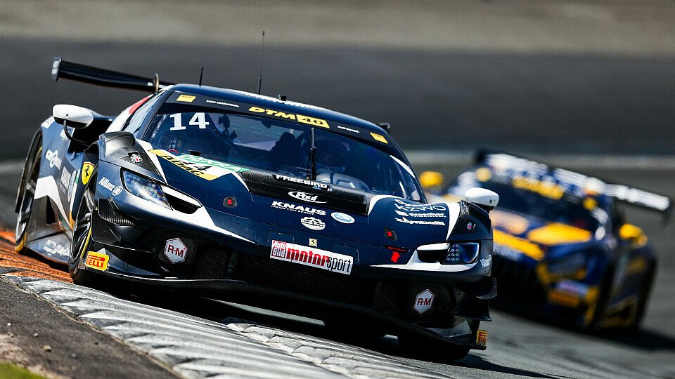 Leader Jack Aitken (Emil Frey Racing) Leader Jack Aitken (Emil Frey Racing)