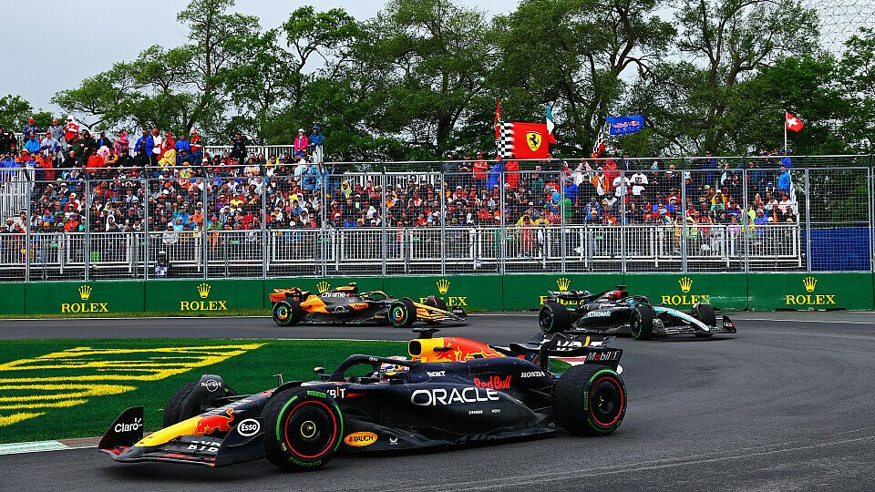 Max Verstappen (Red Bull) führt vor George Russell (Mercedes) und Lando Norris (McLaren)