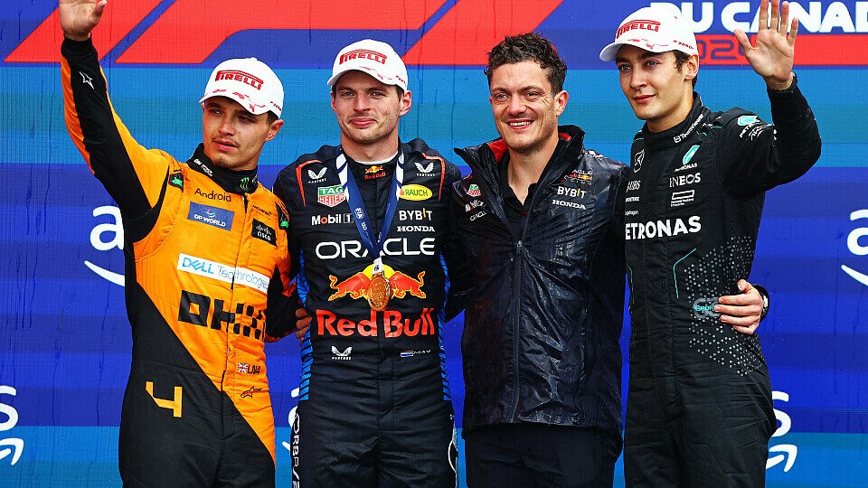 Podium mit Lando Norris (McLaren), Sieger Max Verstappen und George Russell (Mercedes)