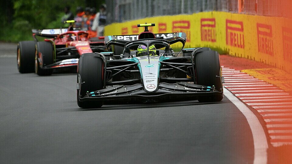 Lewis Hamilton im Mercedes vor Carlos Sainz im Ferrari während des Kanada-Qualifyings