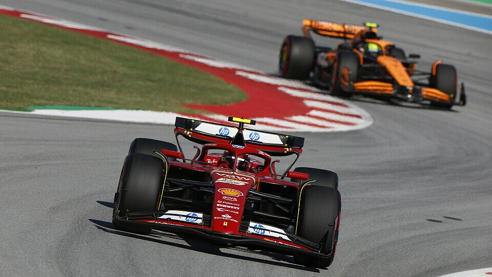 Ferrari-Pilot Carlos Sainz Jr. vor Lando Norris im McLaren