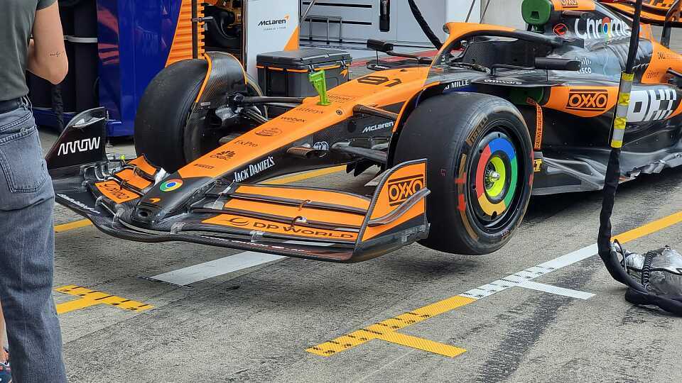 The new McLaren front wing in the pit lane in Austria