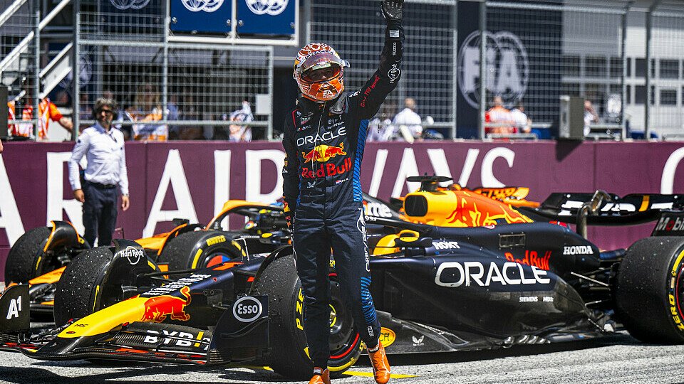 Sieger Max Verstappen (Red Bull) im Parc Ferme Sieger Max Verstappen (Red Bull) im Parc Ferme