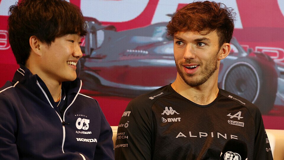 Yuki Tsunoda und Pierre Gasly während der Pressekonferenz zum Großen Preis von Kanada 2023