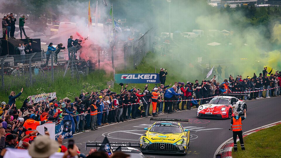 Zuschauer und Fans beim 24h-Rennen Nürburgring