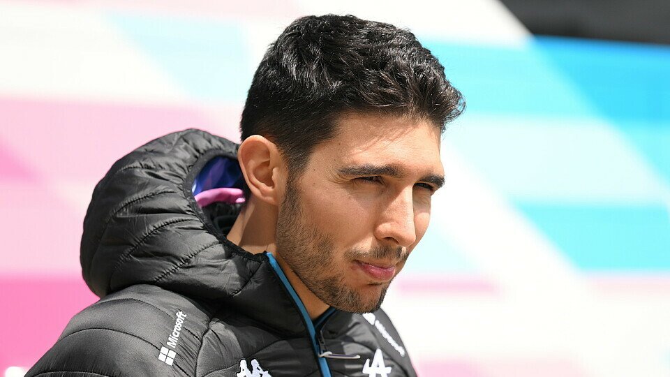 Alpine-Fahrer Esteban Ocon im Paddock