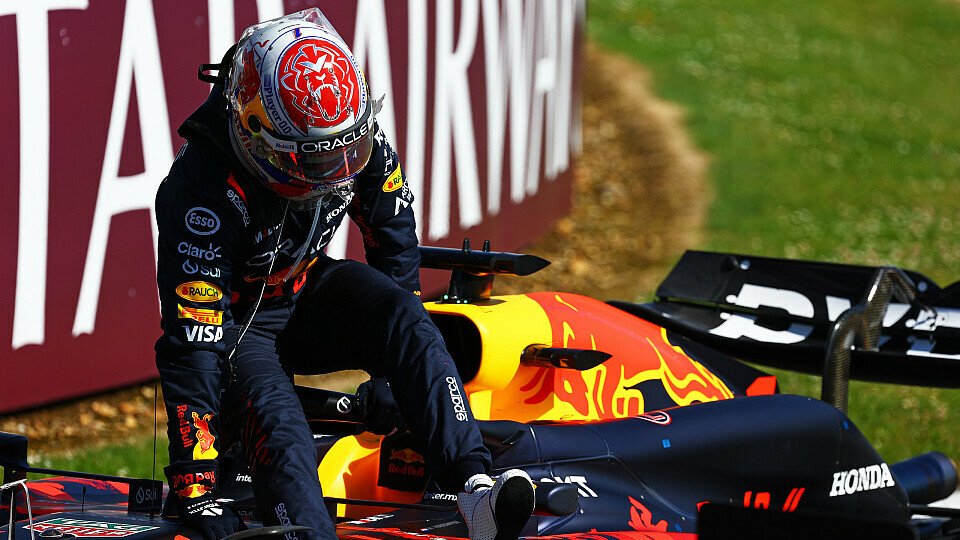 Red Bull-Pilot Max Verstappen kommt auf Platz 2 im Parc Ferme an Red Bull-Pilot Max Verstappen kommt auf Platz 2 im Parc Ferme an