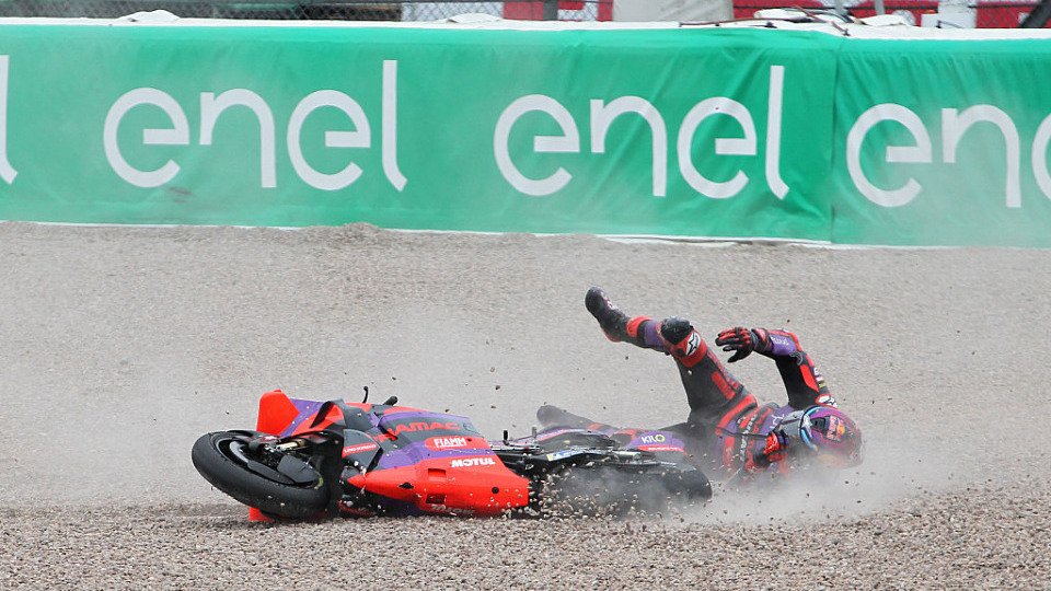 In Kurve 1 schmiss Jorge Martin seine Ducati in Runde 29 ins Kiesbett, Foto: LAT Images