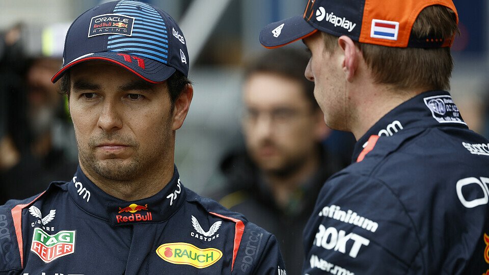 Sergio Perez und Max Verstappen beim Großen Preis von Belgien im Parc Fermé