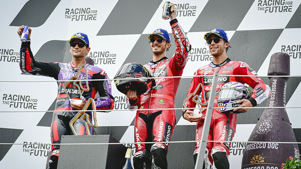 Jorge Martin, Pramac Racing, Francesco Bagnaia und Enea Bastianini, Ducati Team am Podium