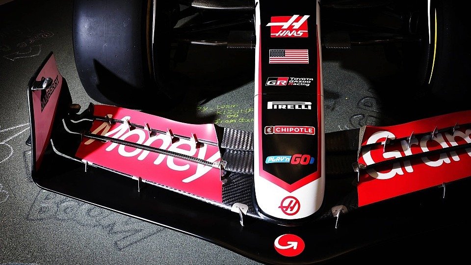 Haas präsentiert die Partnerschaft mit Toyota vor Journalisten in Fuji.