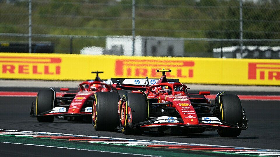 Charles Leclerc und Carlos Sainz im Duell während dem F1-Sprint in Austin