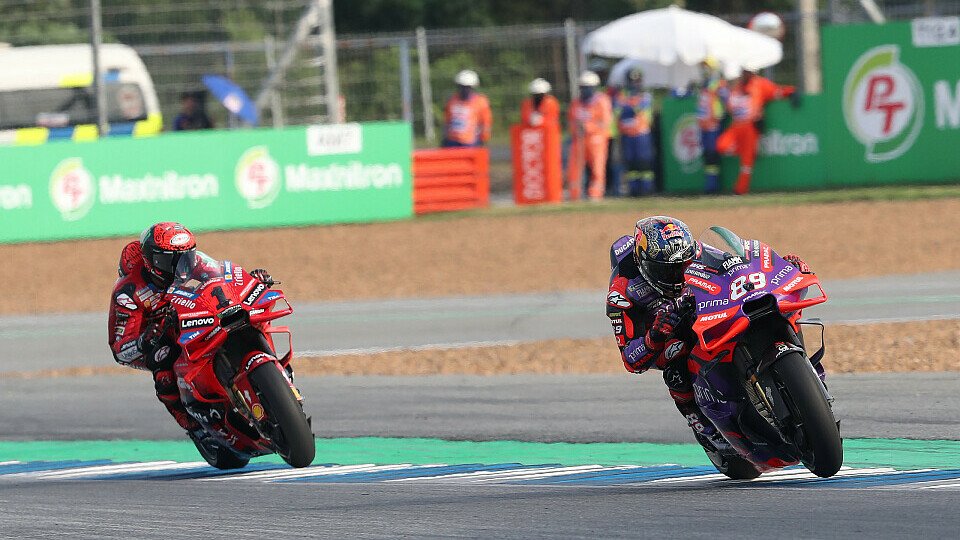 Jorge Martin und Francesco Bagnaia gerieten im Sprint mehrmals aneinader, Foto: LAT Images Jorge Martin und Francesco Bagnaia gerieten im Sprint mehrmals aneinader, Foto: LAT Images