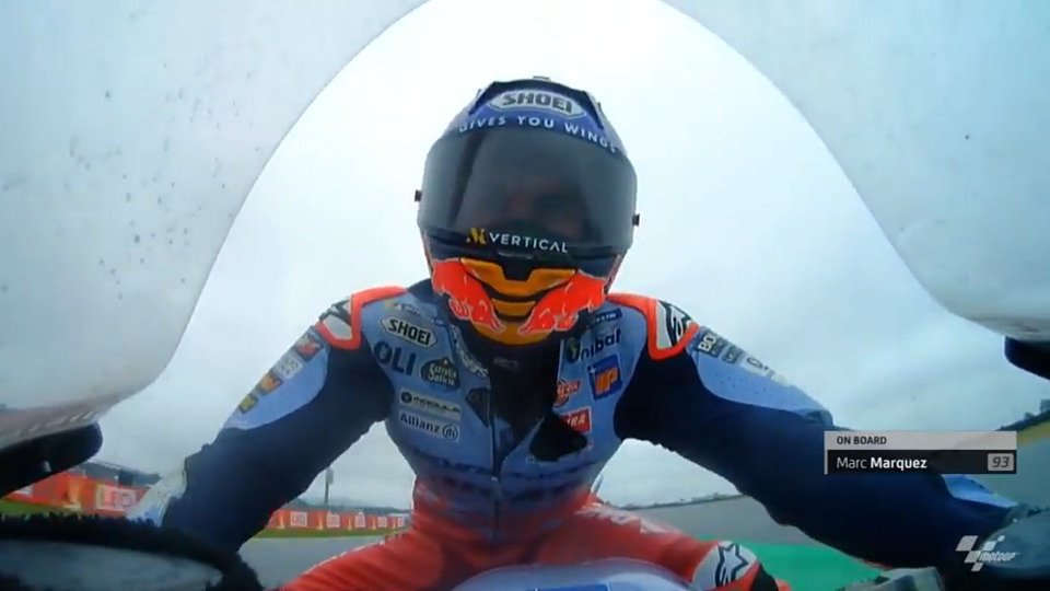 Marc Marquez fuhr im Thailand-GP mit offener Lederkombi, Foto: MotoGP.com/Screenshot